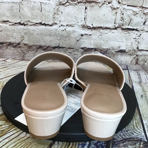 find Women’s Beige Patent Leather Square Toe Comfort Slip On Sandal Size US 8 - Picture 3 of 8